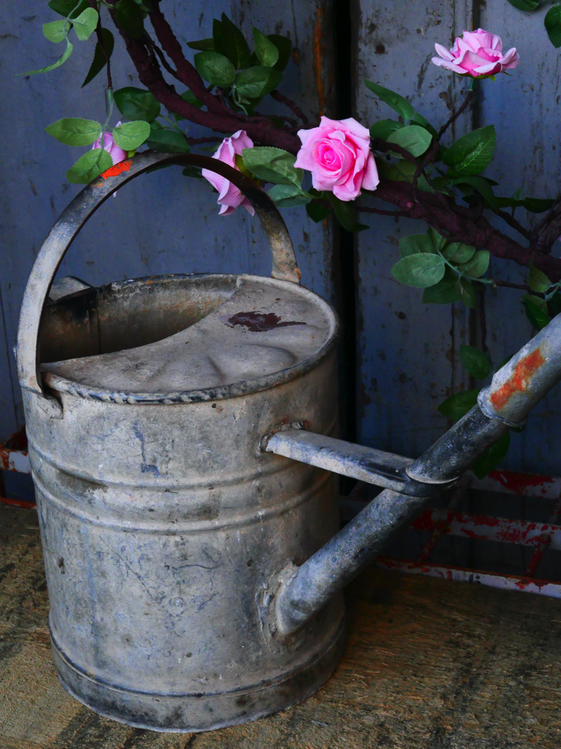 Arrosoir en zinc rouge ref 2 – Image 4