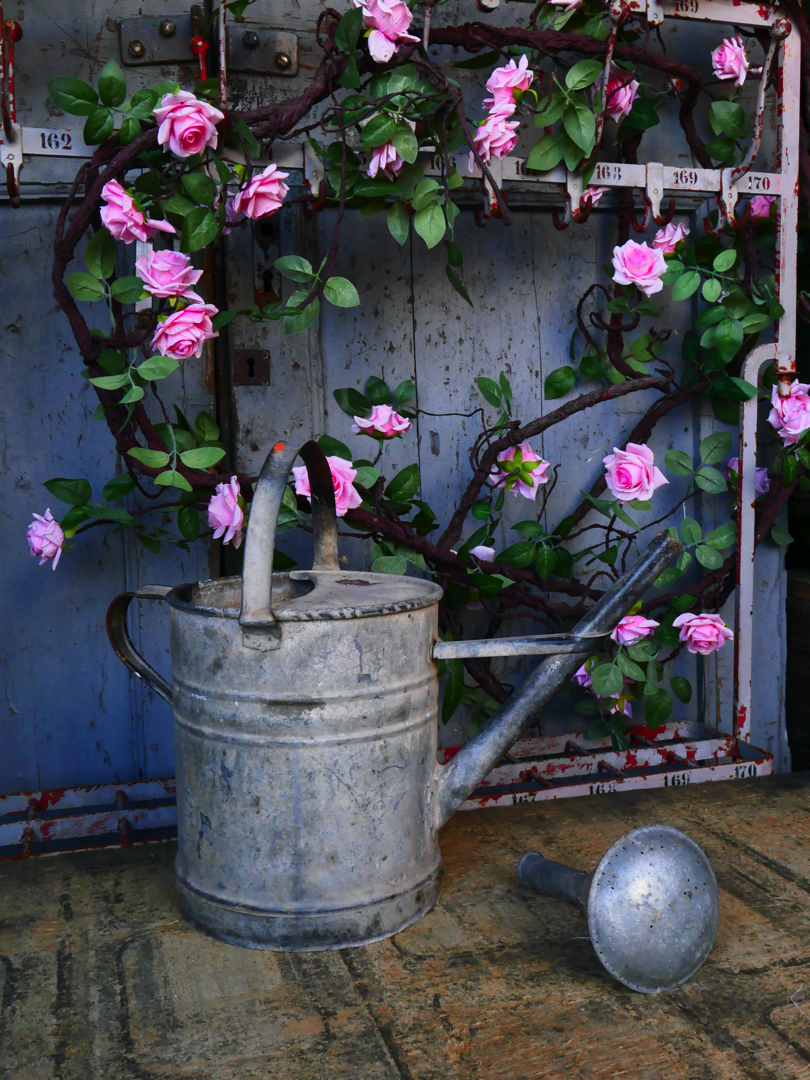 Arrosoir en zinc rouge ref 2 – Image 2