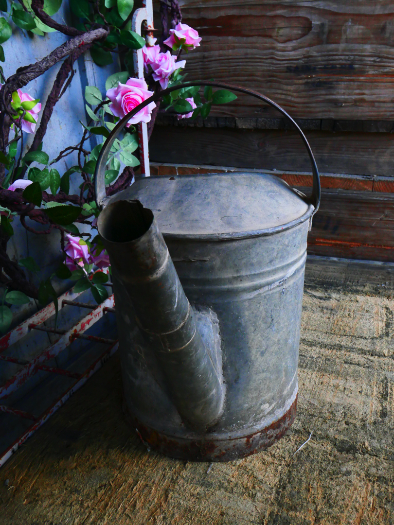 Arrosoir en zinc rouge ref 1 – Image 6