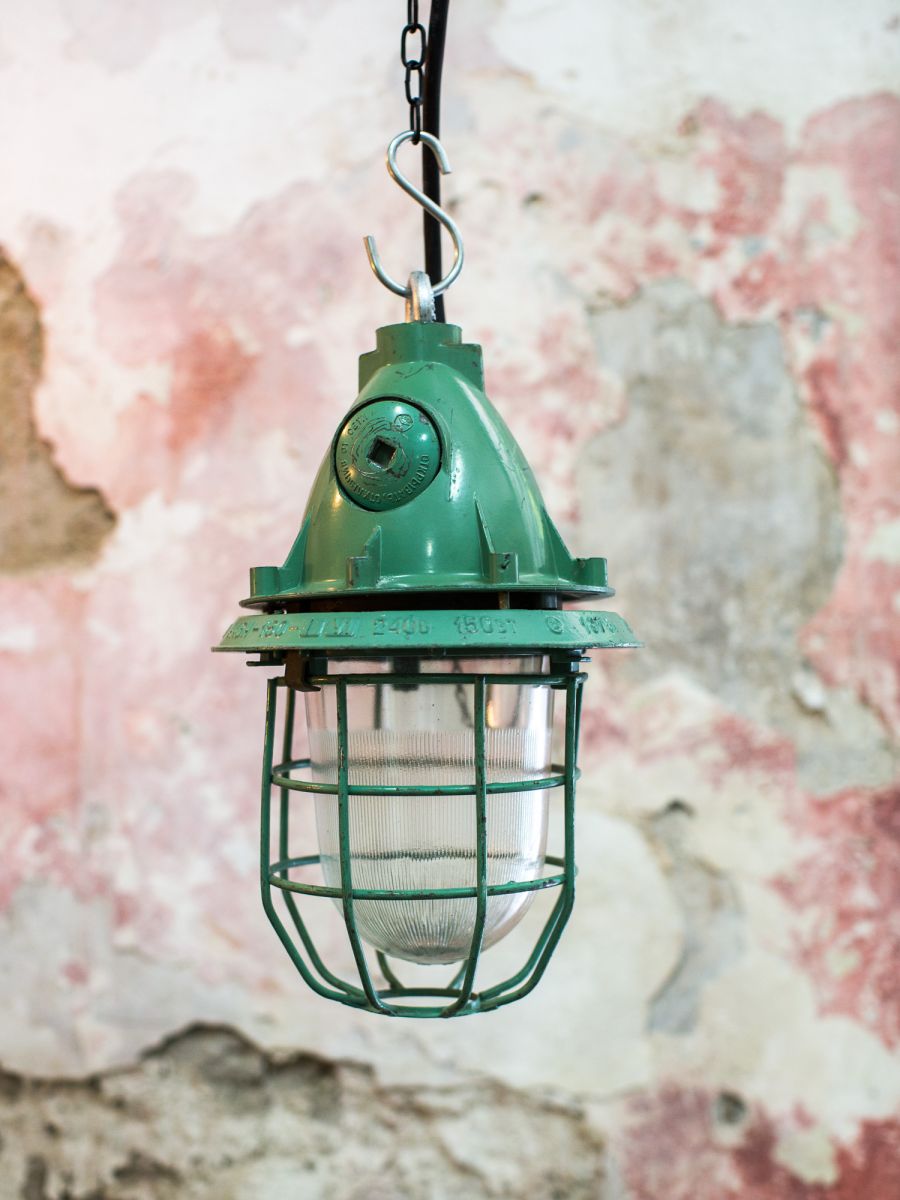 lampe industrielle verte suspension verre avec grille – Image 2