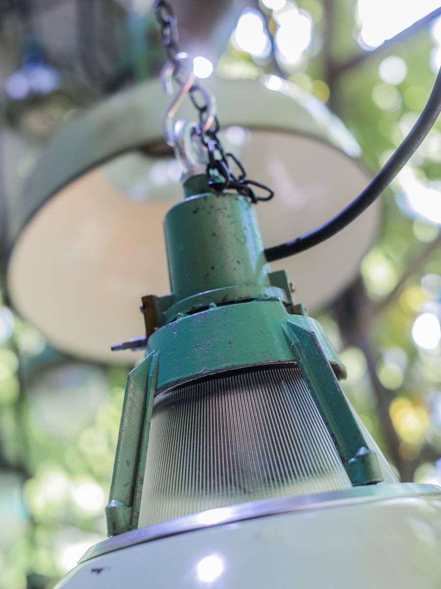 abat jour emaillee vert lampe industrielle holophane – Image 8