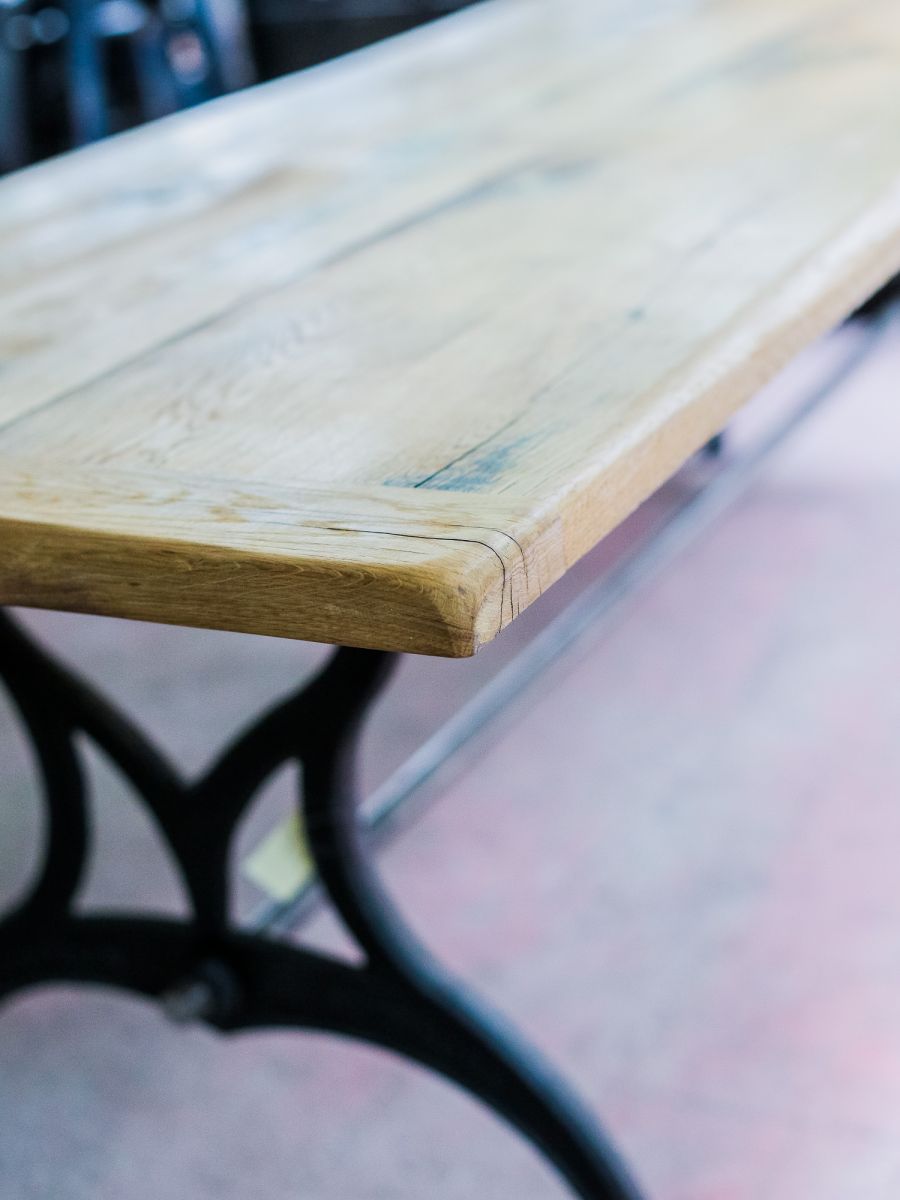 table industrielle plateau chene massif pietement fonte New York – Image 8