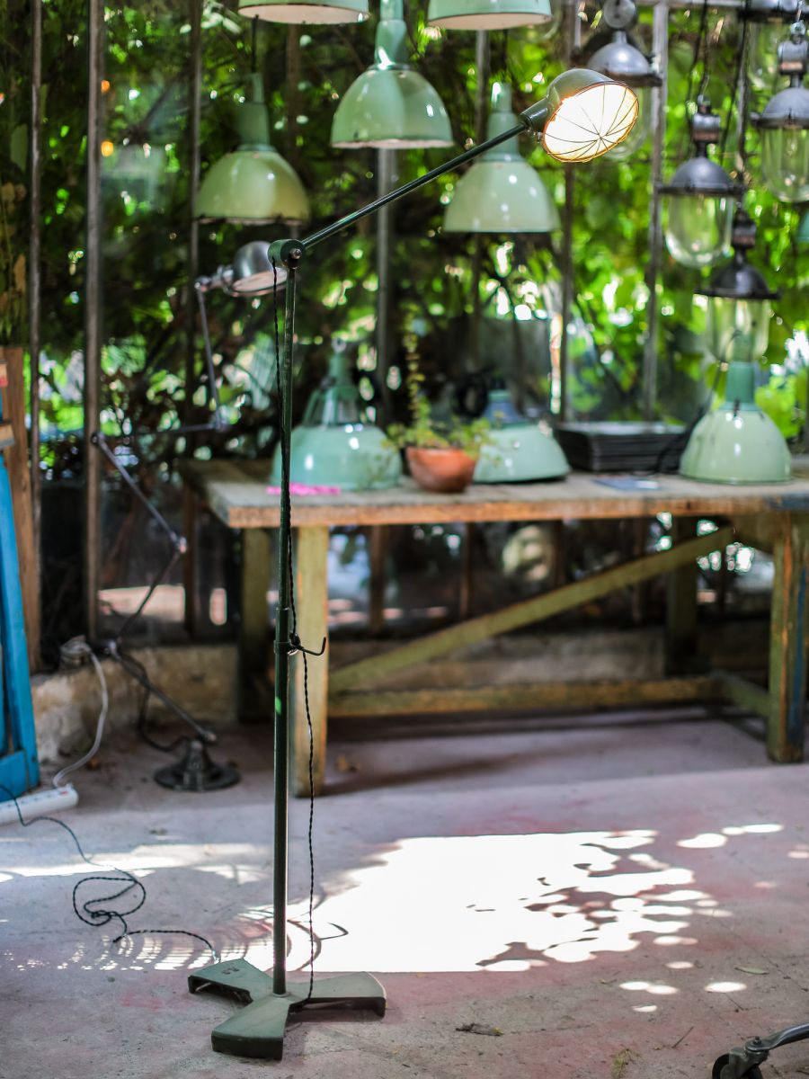 Lampe atelier R.g Levallois modele garagiste patine d'origine – Image 2