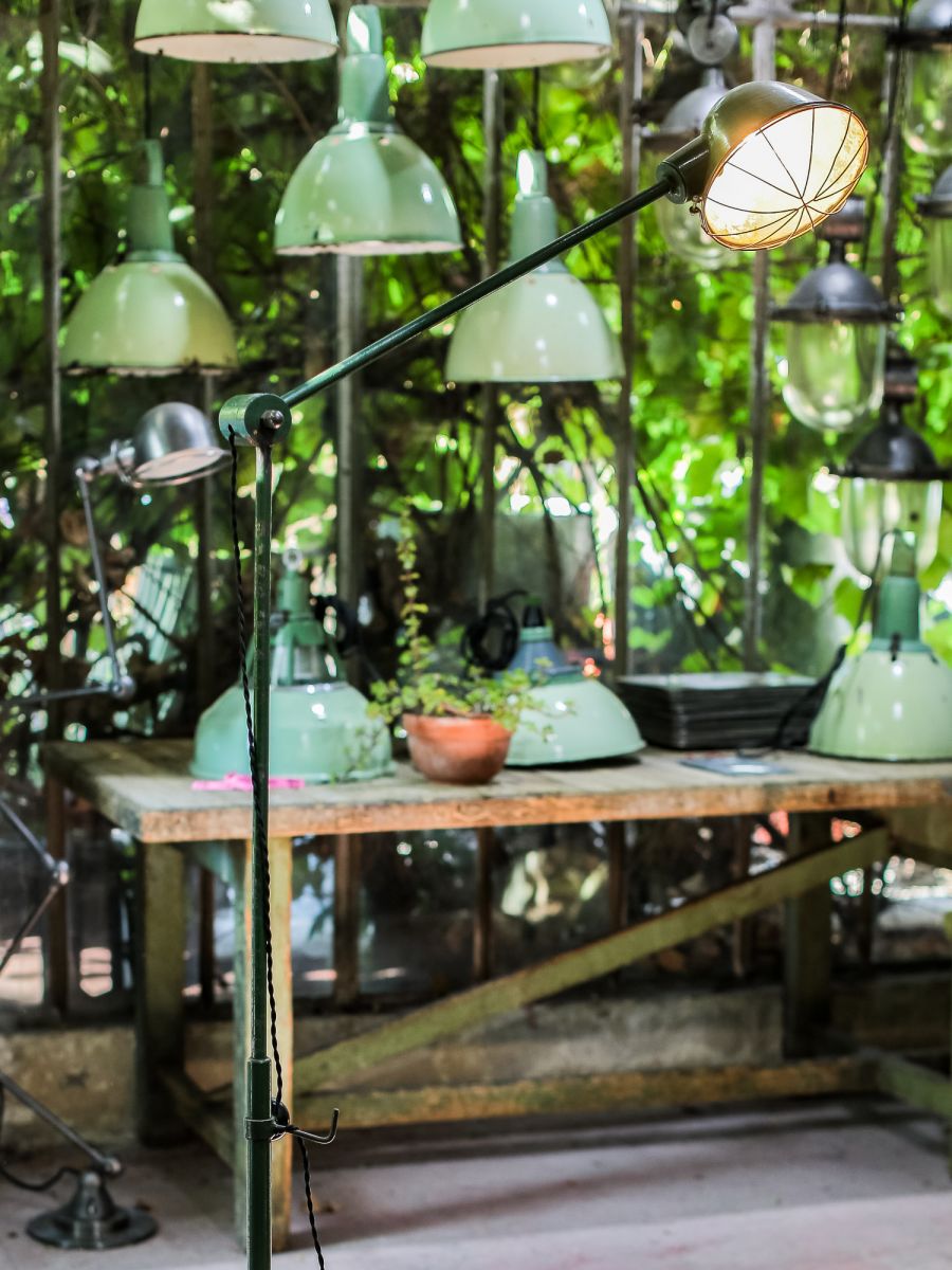 Lampe atelier R.g Levallois modele garagiste patine d'origine – Image 10