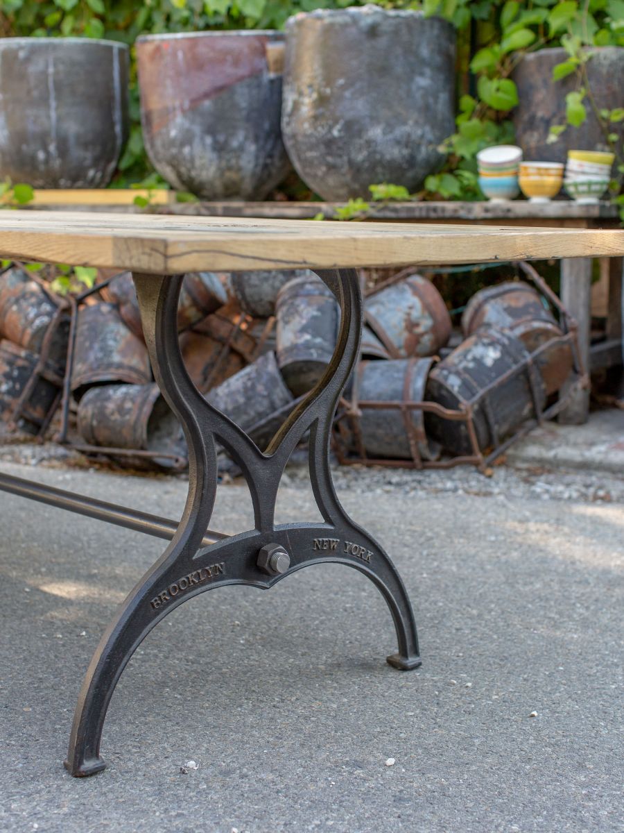 grande table industrielle plateau ancien chene massif pietement fonte – Image 10