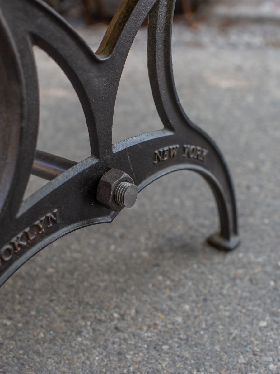 grande table industrielle plateau ancien chene massif pietement fonte – Image 16