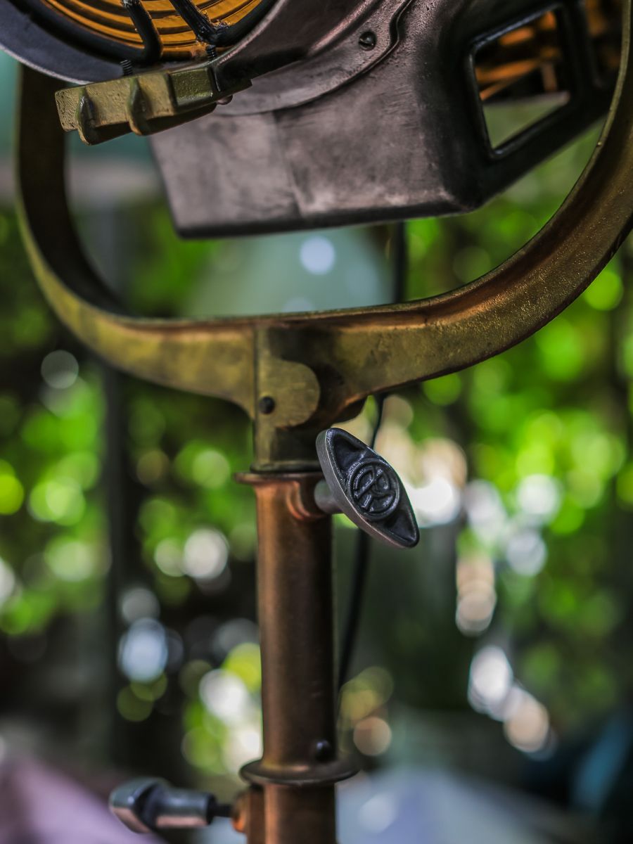 grand projecteur cinema MOLE RICHARDSON studio PINWOOD – Image 9