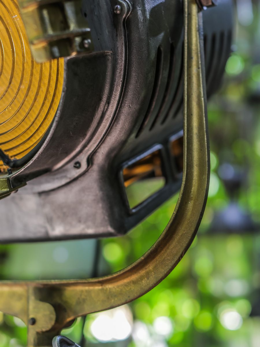 grand projecteur cinema MOLE RICHARDSON studio PINWOOD – Image 11