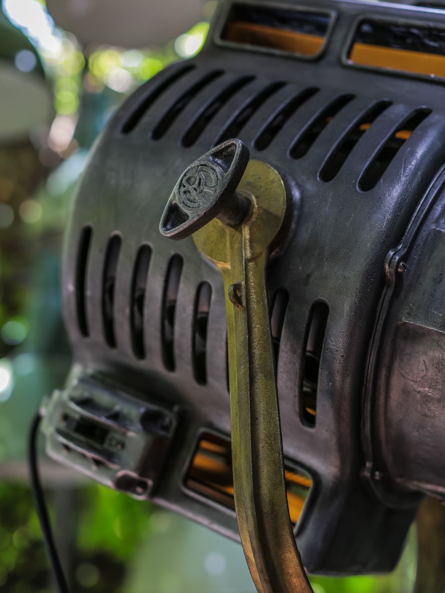 grand projecteur cinema MOLE RICHARDSON studio PINWOOD – Image 13