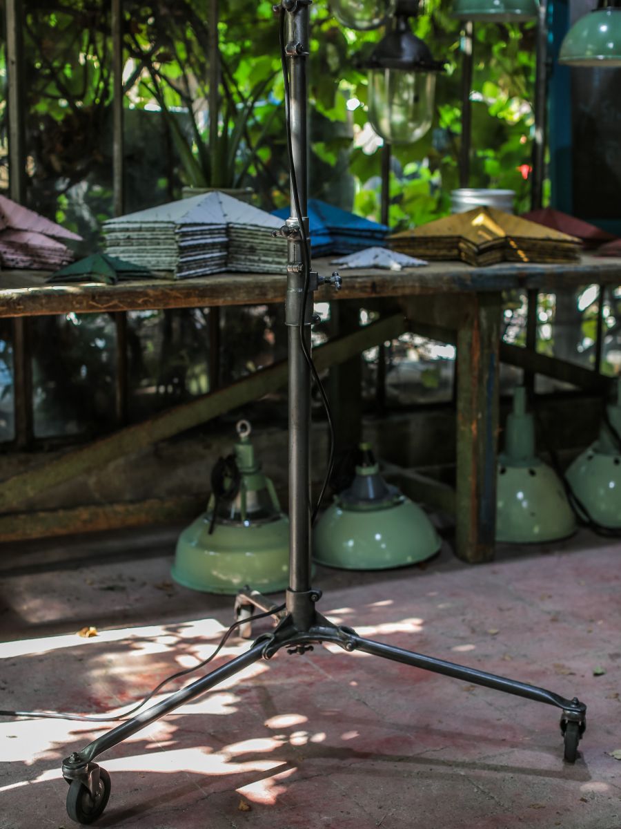 projecteur cinema MCALISTER des studios Hollywood Californie pied tripod – Image 7