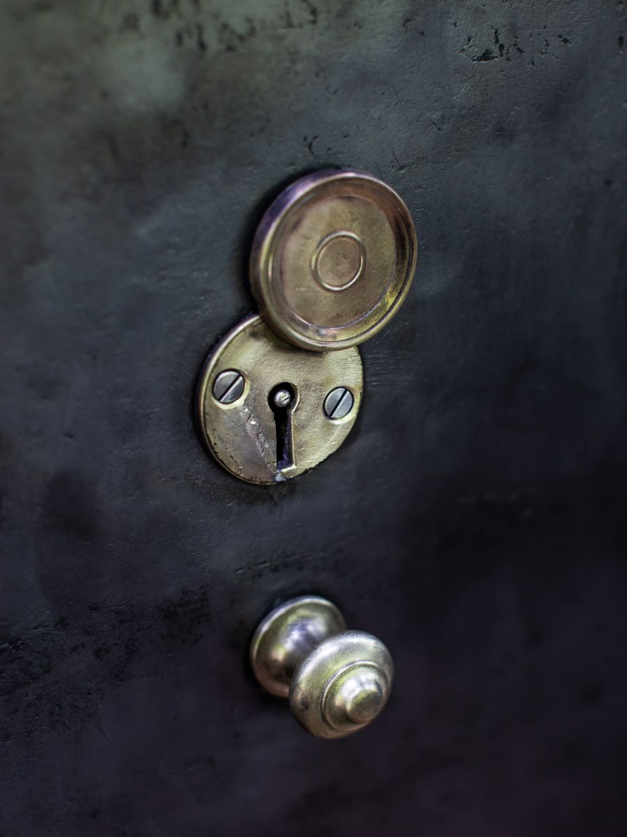 ancien grand coffre fort industriel annees 30 – Image 16