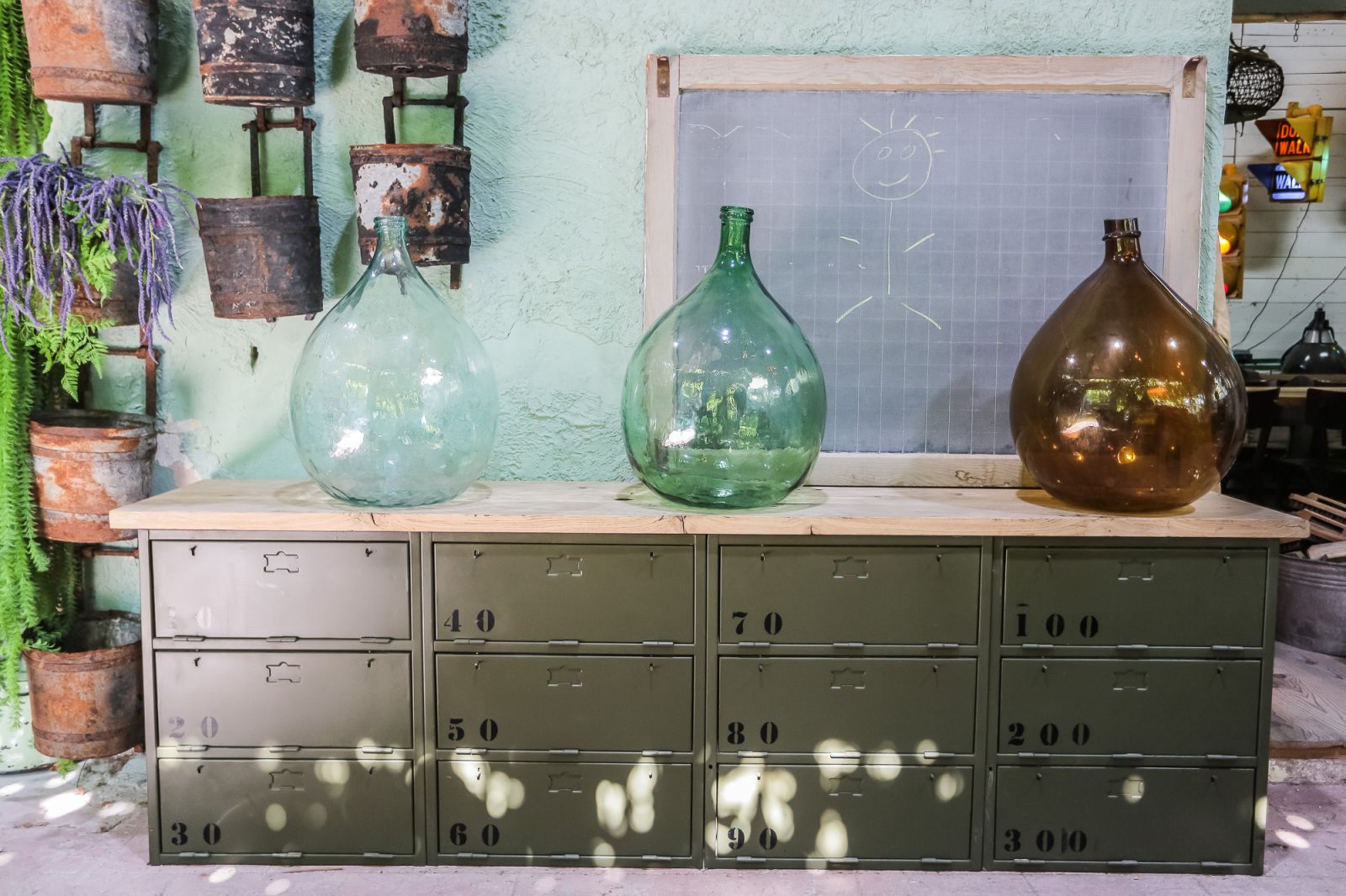 enfilade industrielle 12 compartiments atelier militaire plateau vieux chene massif – Image 14