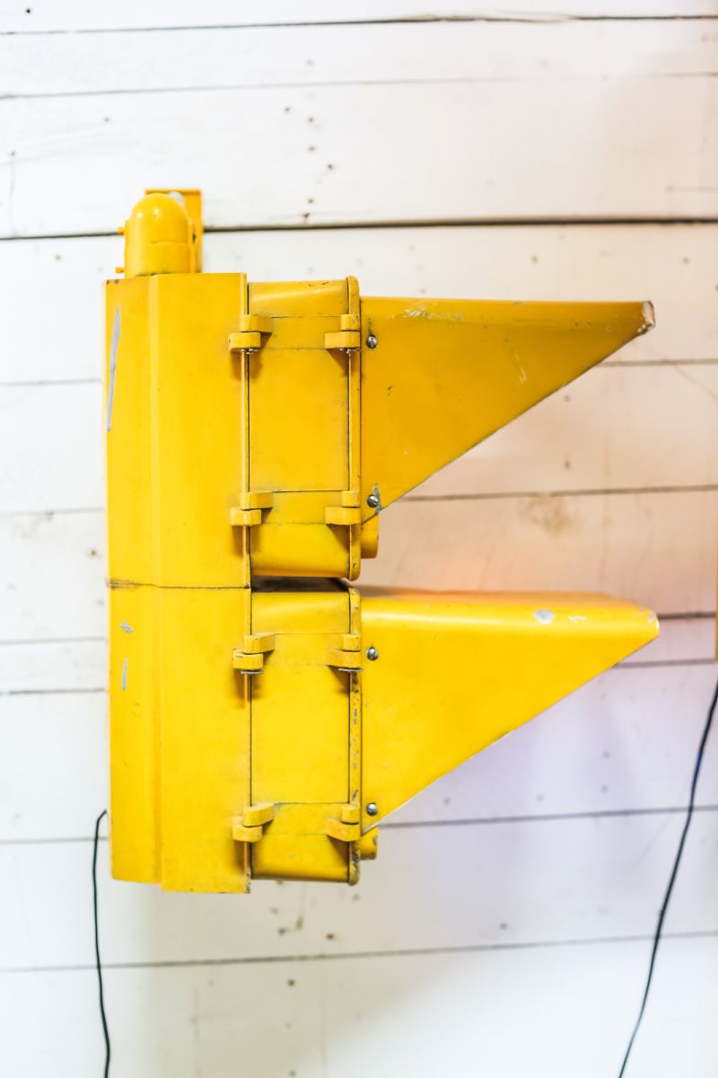 New York feu dont walk americain vintage USA jaune d'origine avec fixations murale – Image 9