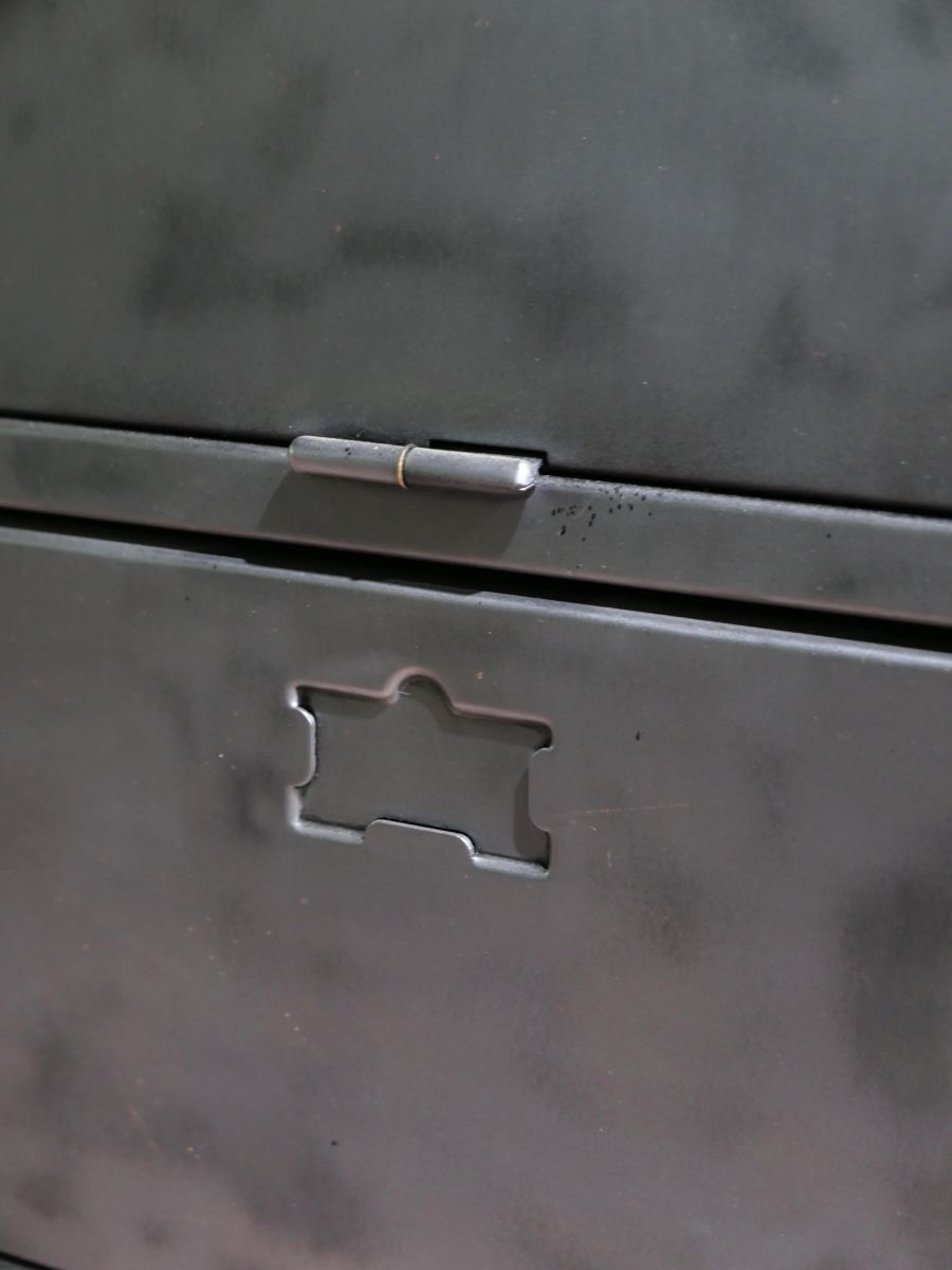 enfilade industrielle 9 compartiments atelier militaire plateau vieux chene massif – Image 15