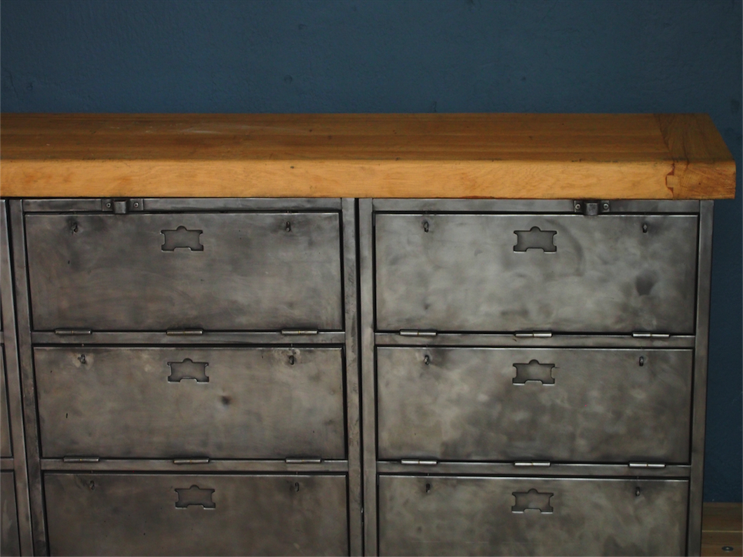 enfilade industrielle 9 compartiments atelier militaire plateau vieux chene massif – Image 15