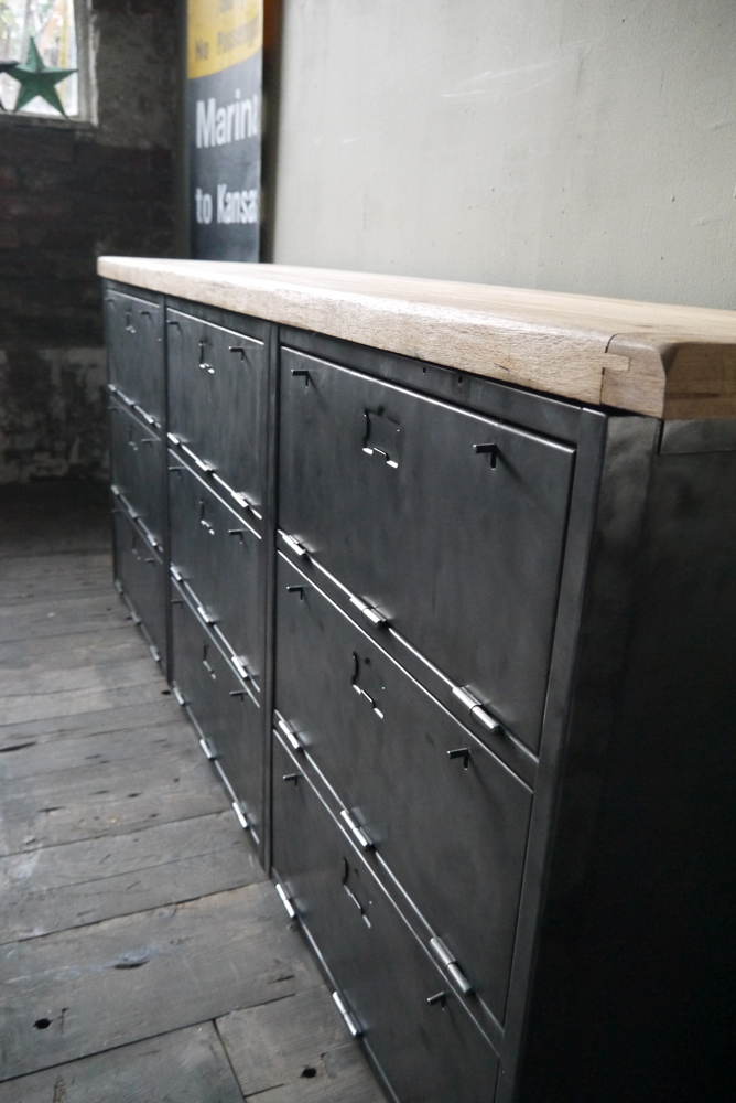 enfilade industrielle 9 compartiments atelier militaire plateau vieux chene massif – Image 2