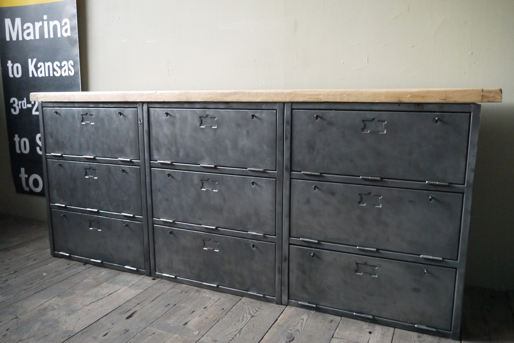 enfilade industrielle 9 compartiments atelier militaire plateau vieux chene massif – Image 4