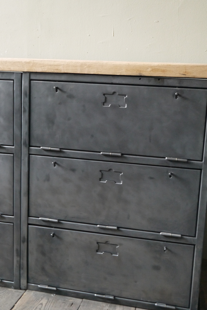 enfilade industrielle 9 compartiments atelier militaire plateau vieux chene massif – Image 5