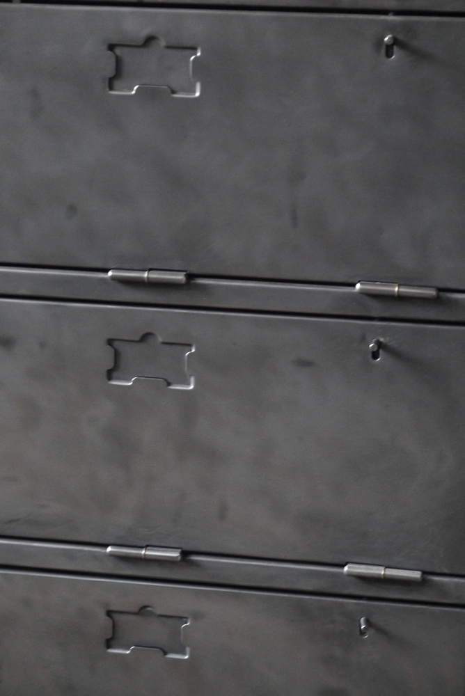 enfilade industrielle 9 compartiments atelier militaire plateau vieux chene massif – Image 6