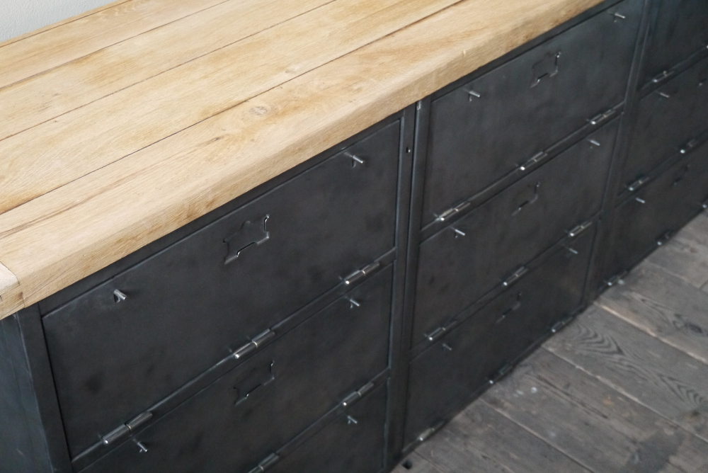 enfilade industrielle 9 compartiments atelier militaire plateau vieux chene massif – Image 9