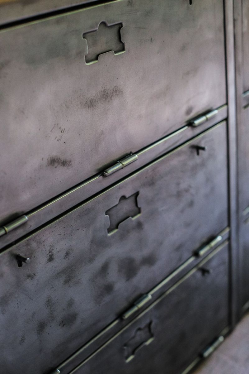 enfilade industrielle 9 compartiments atelier militaire plateau vieux chene massif – Image 7