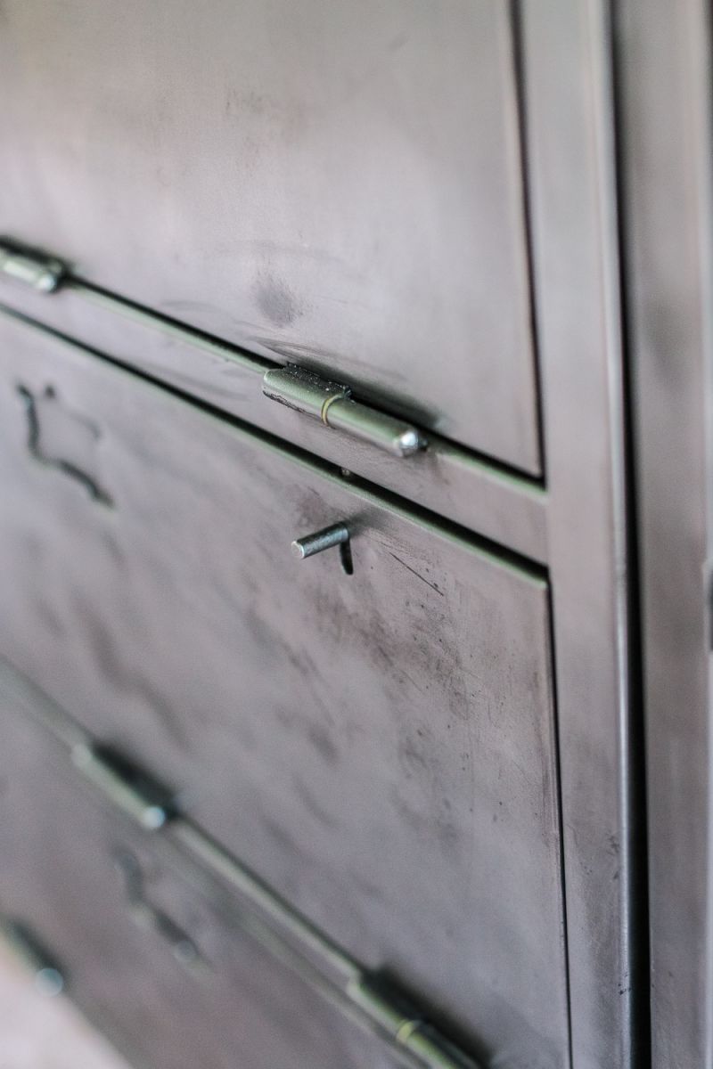 enfilade industrielle 9 compartiments atelier militaire plateau vieux chene massif – Image 11