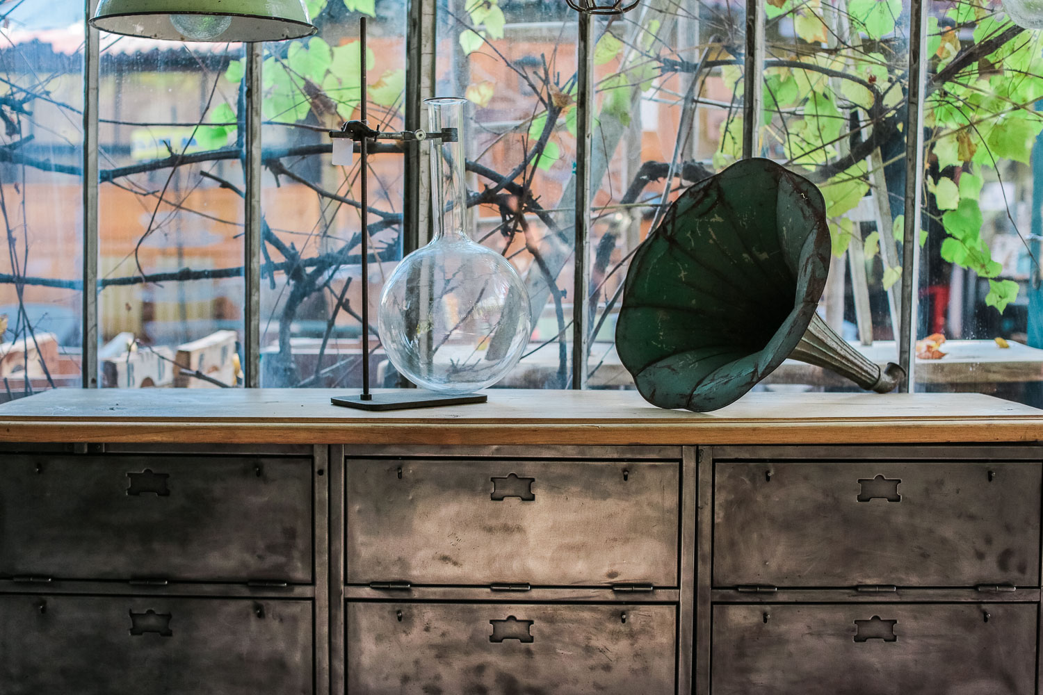 enfilade industrielle 9 compartiments atelier militaire plateau vieux chene massif – Image 17