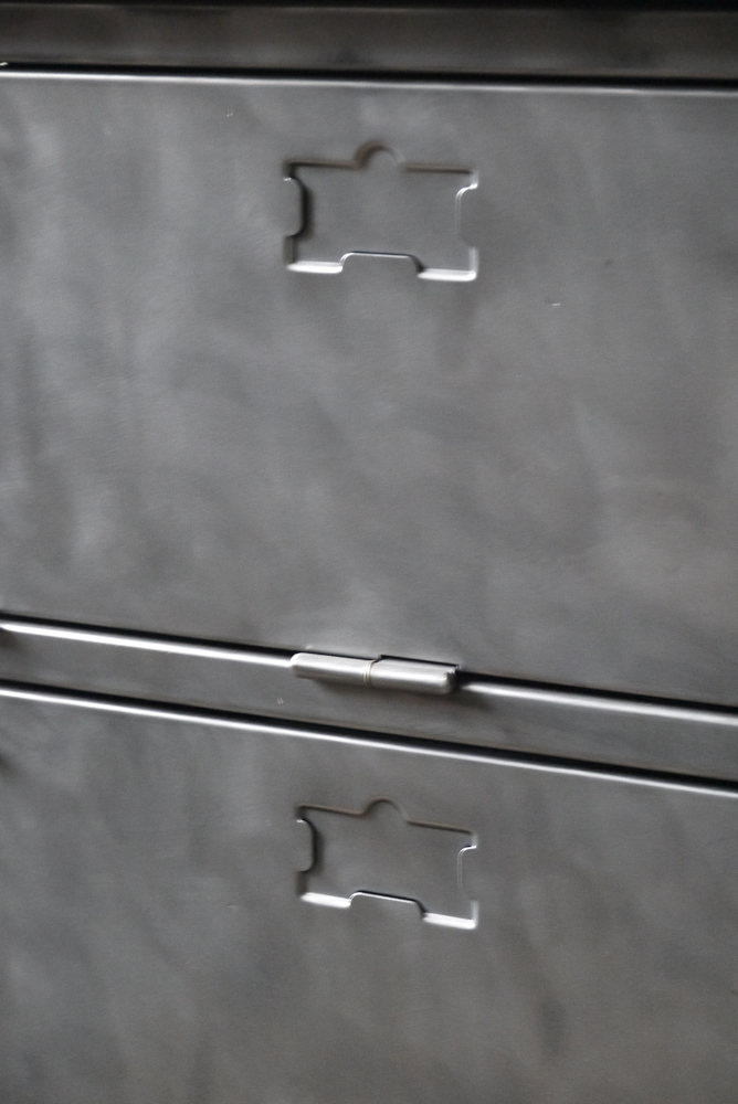 enfilade industrielle 6 compartiments atelier militaire plateau vieux chene massif – Image 8