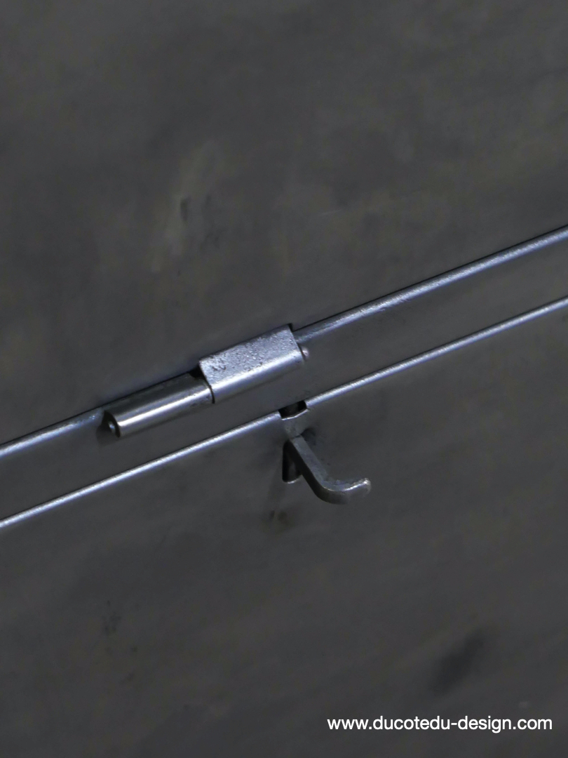 enfilade industrielle 12 compartiments atelier militaire plateau vieux chene massif – Image 11