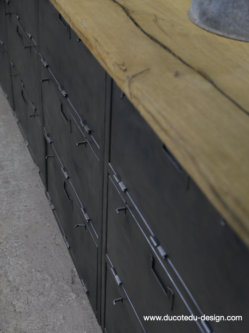 enfilade industrielle 12 compartiments atelier militaire plateau vieux chene massif – Image 15