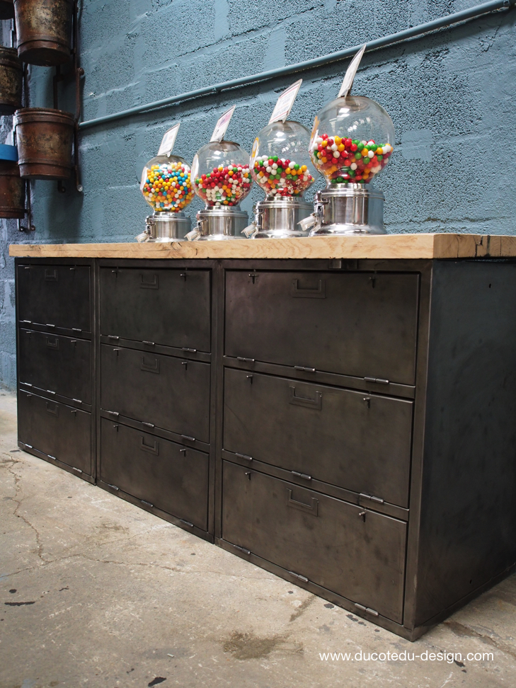 enfilade industrielle 9 compartiments atelier militaire plateau vieux chene massif – Image 2