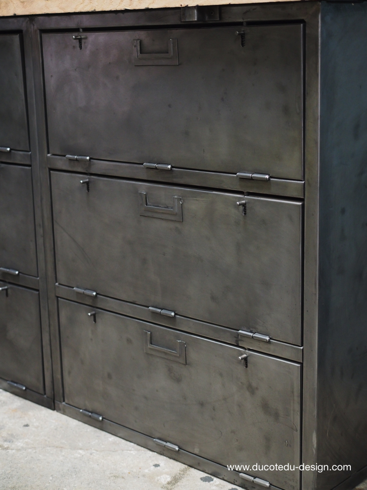 enfilade industrielle 9 compartiments atelier militaire plateau vieux chene massif – Image 3