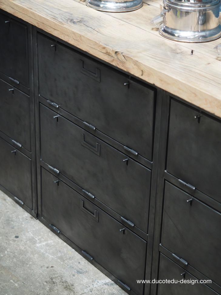 enfilade industrielle 9 compartiments atelier militaire plateau vieux chene massif – Image 5