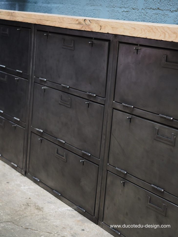 enfilade industrielle 9 compartiments atelier militaire plateau vieux chene massif – Image 18