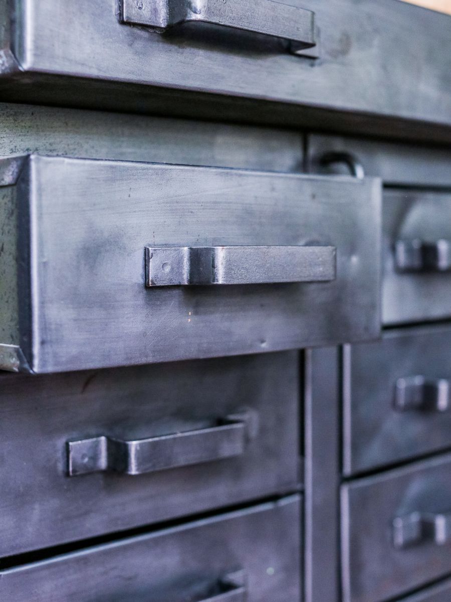 etabli d'atelier industriel metal 11 tiroirs plateau bois massif – Image 7