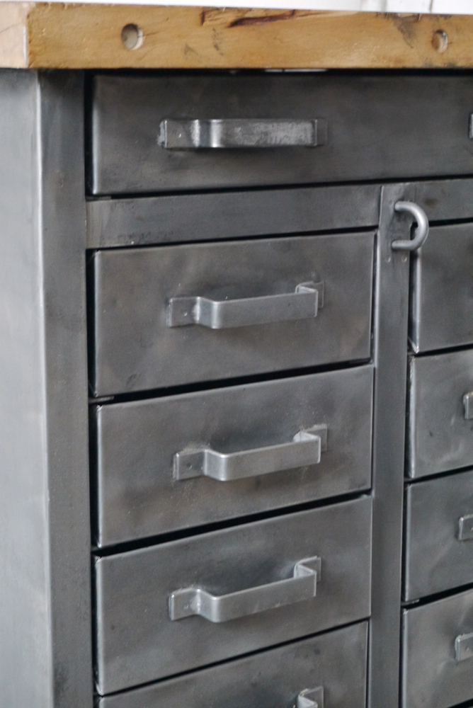 etabli d'atelier industriel metal 11 tiroirs plateau bois massif – Image 6