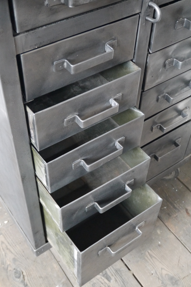 etabli d'atelier industriel metal 11 tiroirs plateau bois massif – Image 12