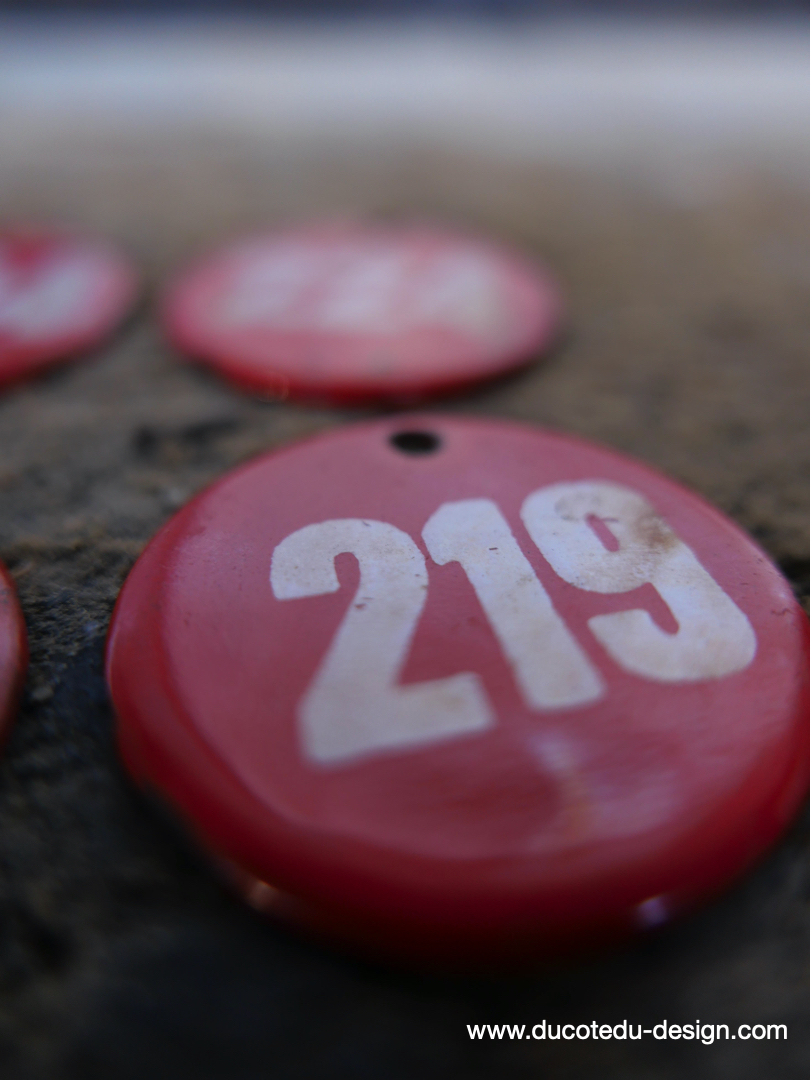 lot de 6 pieces - numero emaillé pour meuble metier stock vintage / lot 2 – Image 3