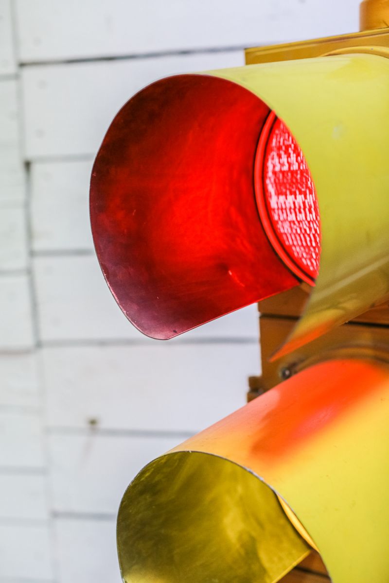 Semáforo americano New York vintage USA amarillo en su estado original con fijación mural - Image 7