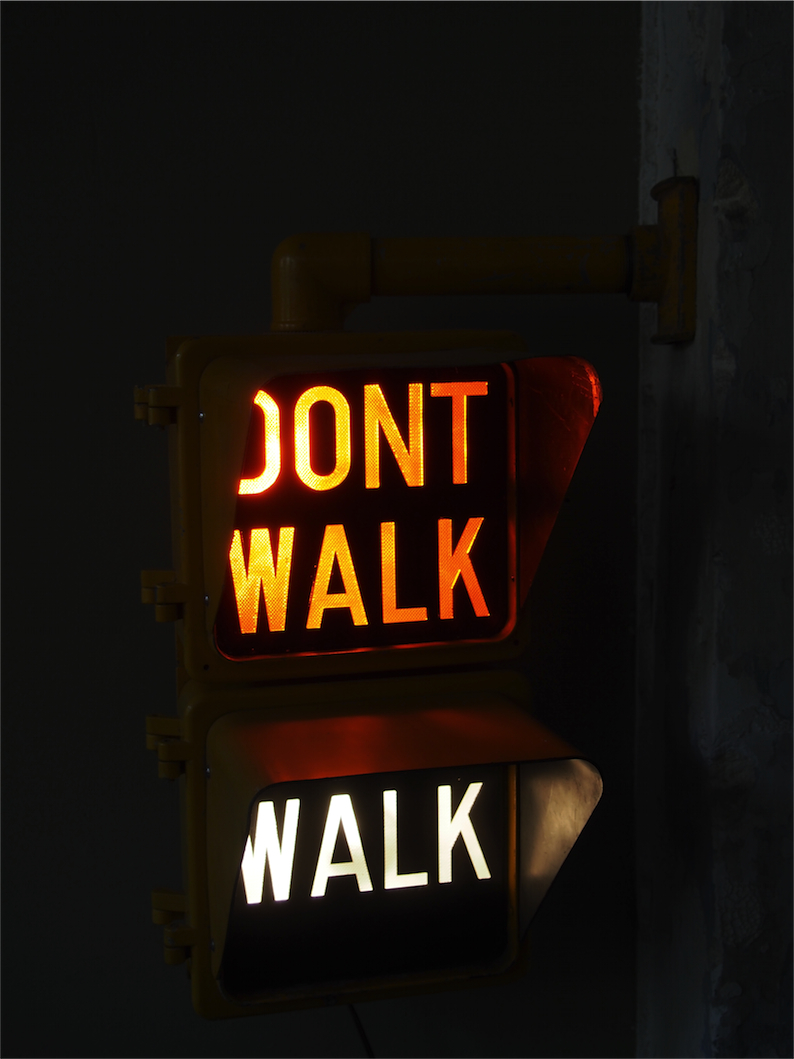 New York feu dont walk americain vintage USA jaune d'origine avec fixations murale – Image 10