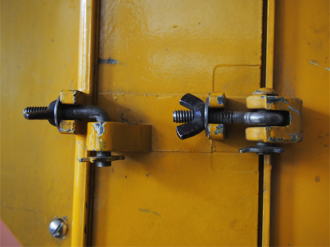 New York feu dont walk americain vintage USA jaune d'origine avec fixations murale – Image 13