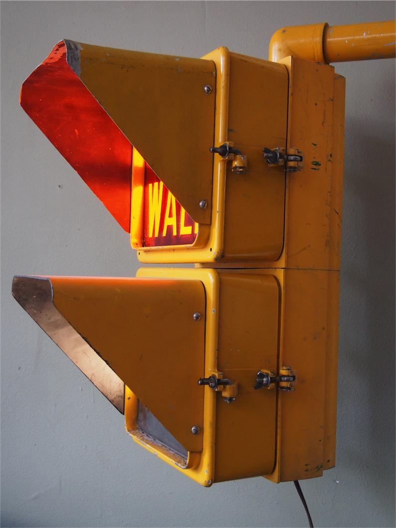 New York feu dont walk americain vintage USA jaune d'origine avec fixations murale – Image 14