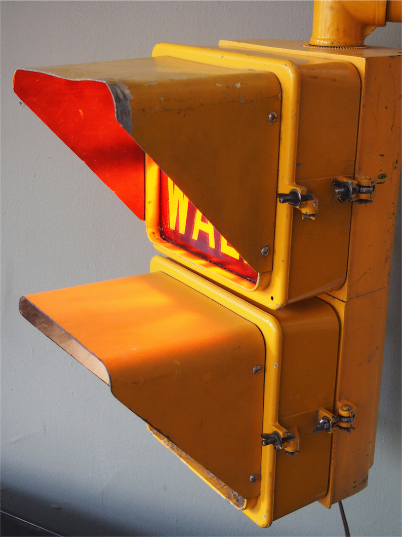 New York feu dont walk americain vintage USA jaune d'origine avec fixations murale – Image 15