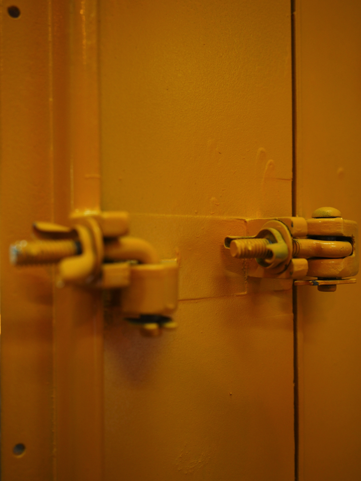 New York feu dont walk americain vintage USA jaune d'origine avec fixations murale – Image 9