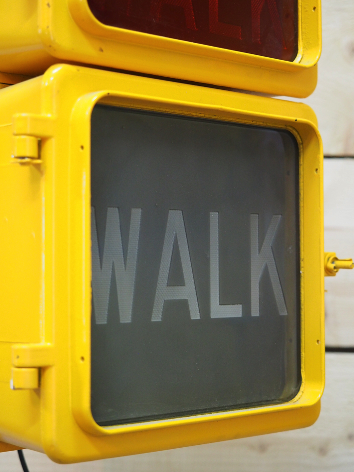 New York feu dont walk americain vintage USA jaune d'origine avec fixations murale – Image 14