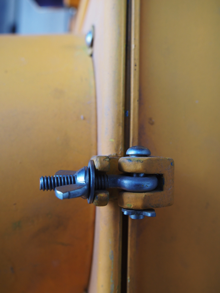 feu tricolore americain Détroit - Michigan jaune dans son jus avec double fixation murale – Image 7