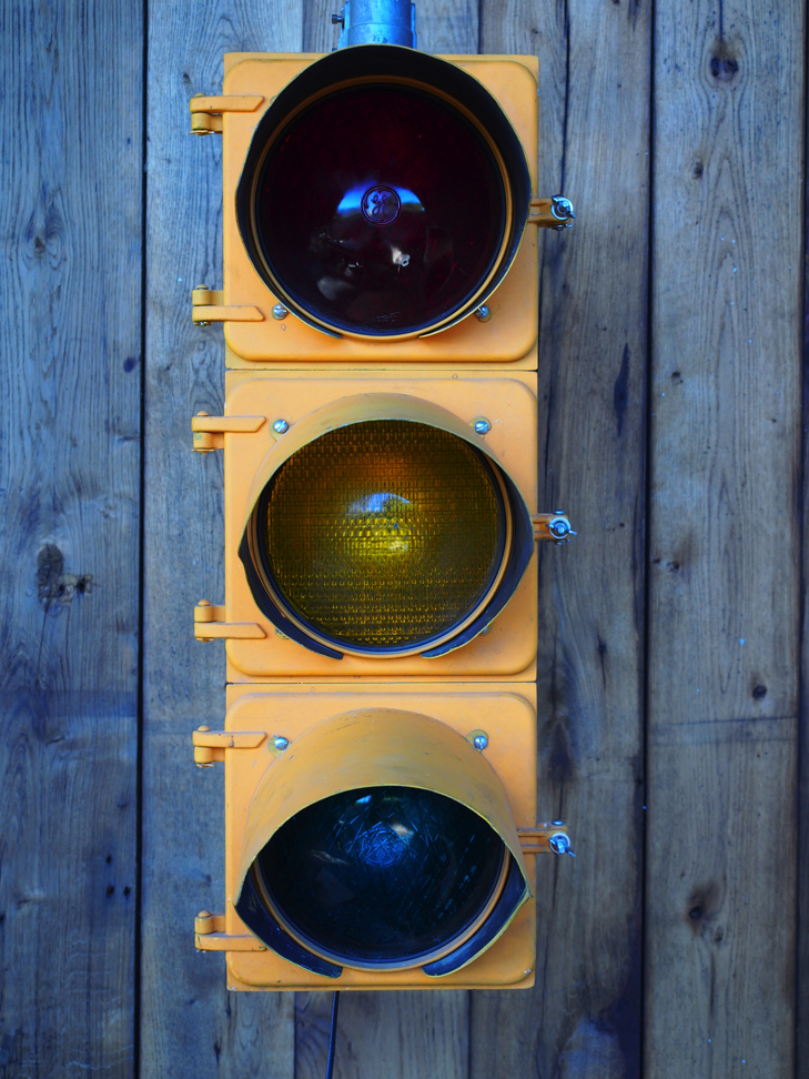 feu tricolore americain Détroit - Michigan jaune dans son jus avec double fixation murale – Image 9