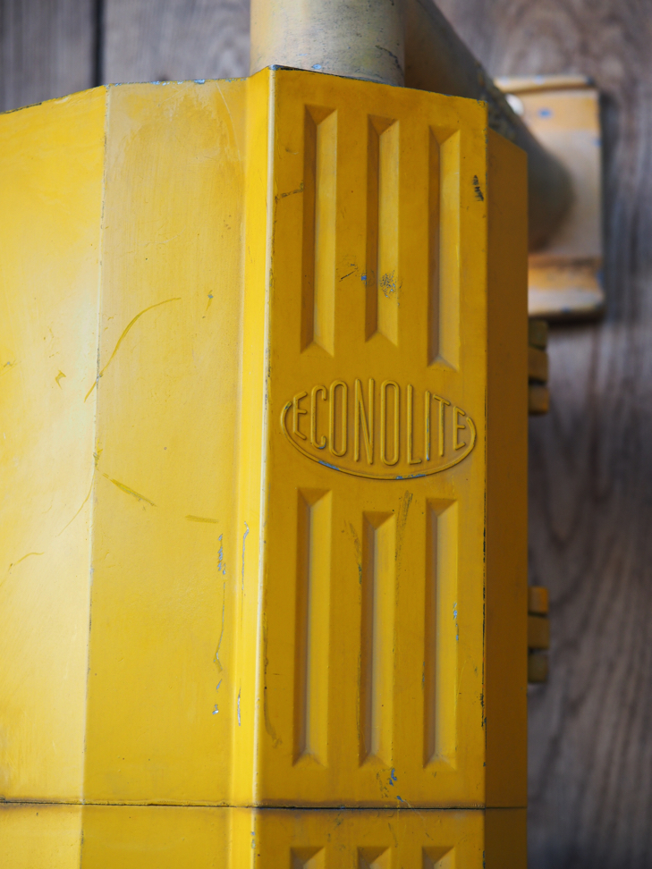 New York feu dont walk americain vintage USA jaune d'origine avec fixations murale – Image 11