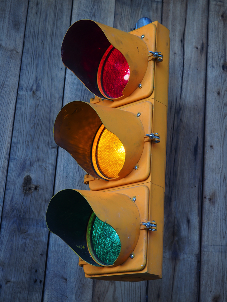 feu tricolore americain Détroit - Michigan jaune dans son jus avec double fixation murale – Image 5