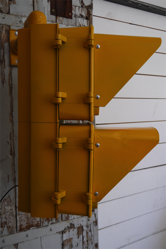 New York feu dont walk americain vintage USA jaune d'origine avec fixations murale – Image 10